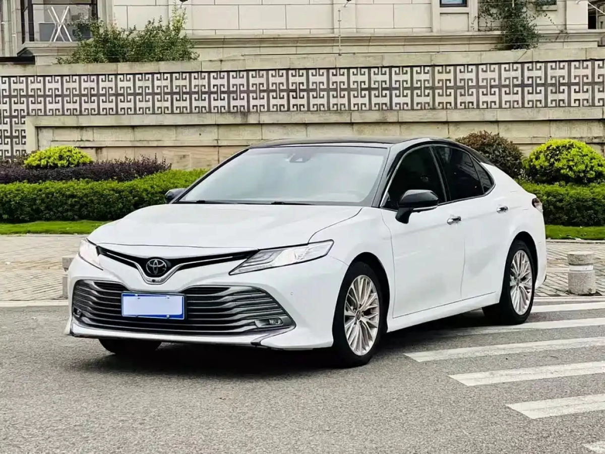 TOYOTA CAMRY