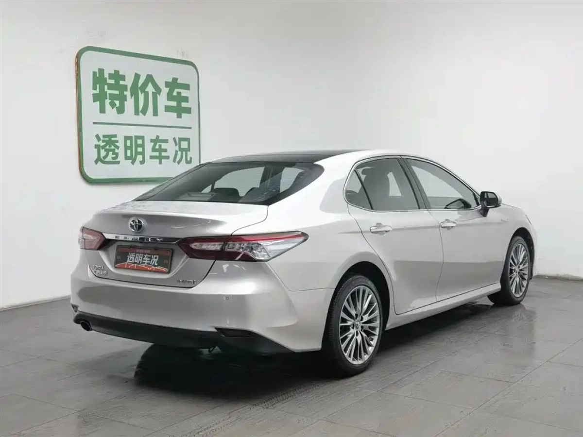 TOYOTA CAMRY