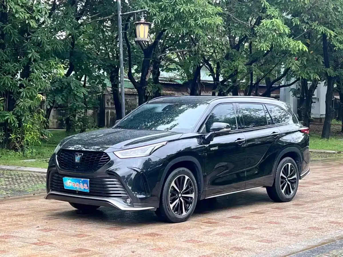 TOYOTA CROWN KLUGER  2024