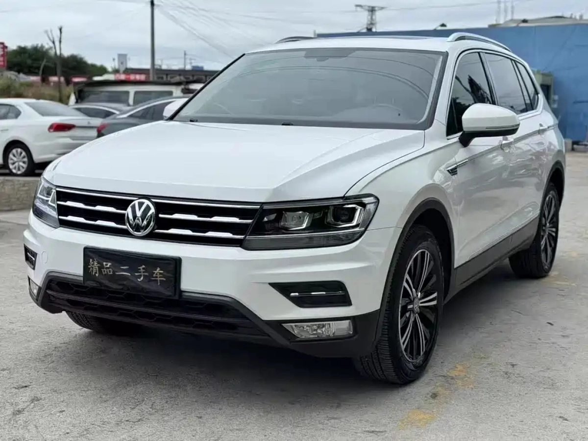 VOLKSWAGEN TIGUAN L