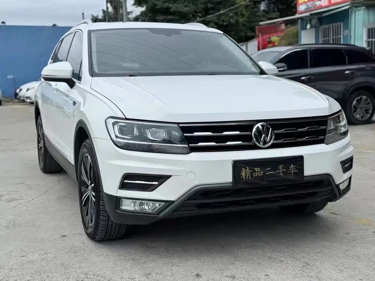 VOLKSWAGEN TIGUAN L
