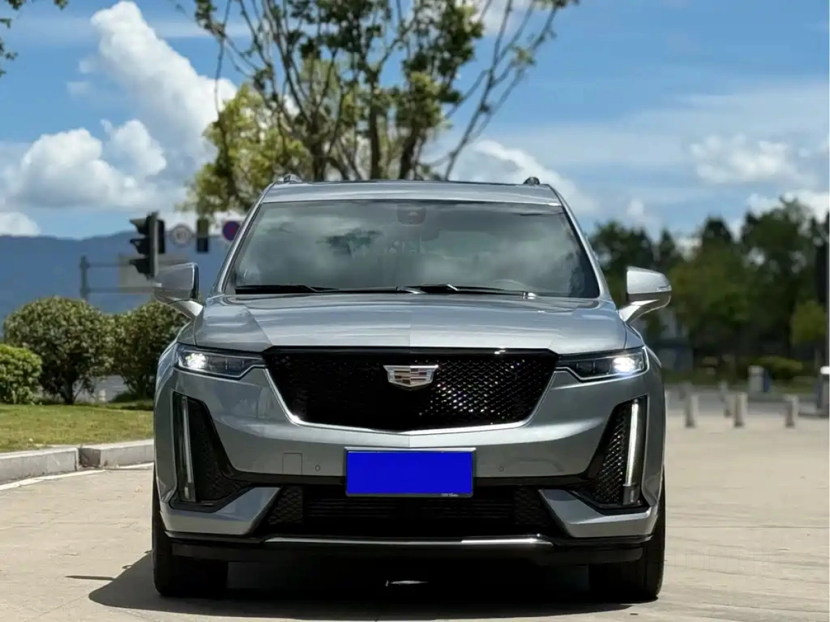CADILLAC XT6