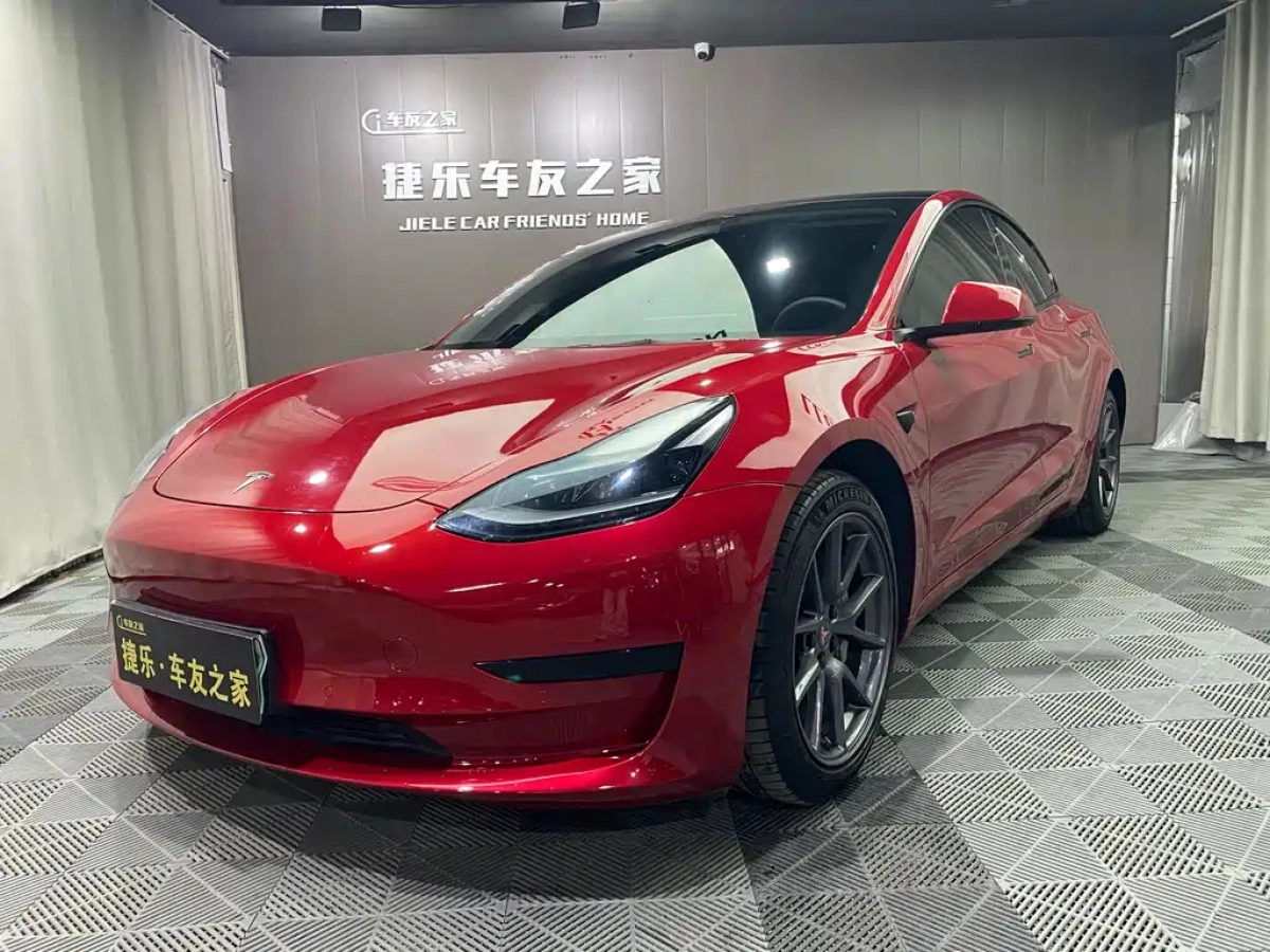TESLA MODEL 3