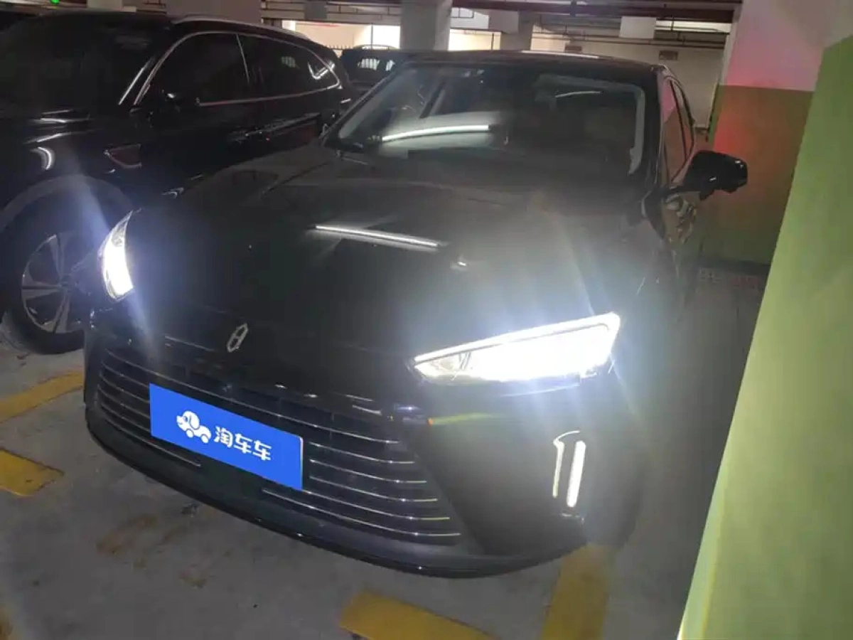 HUAWEI HARMON AITO M5  2022