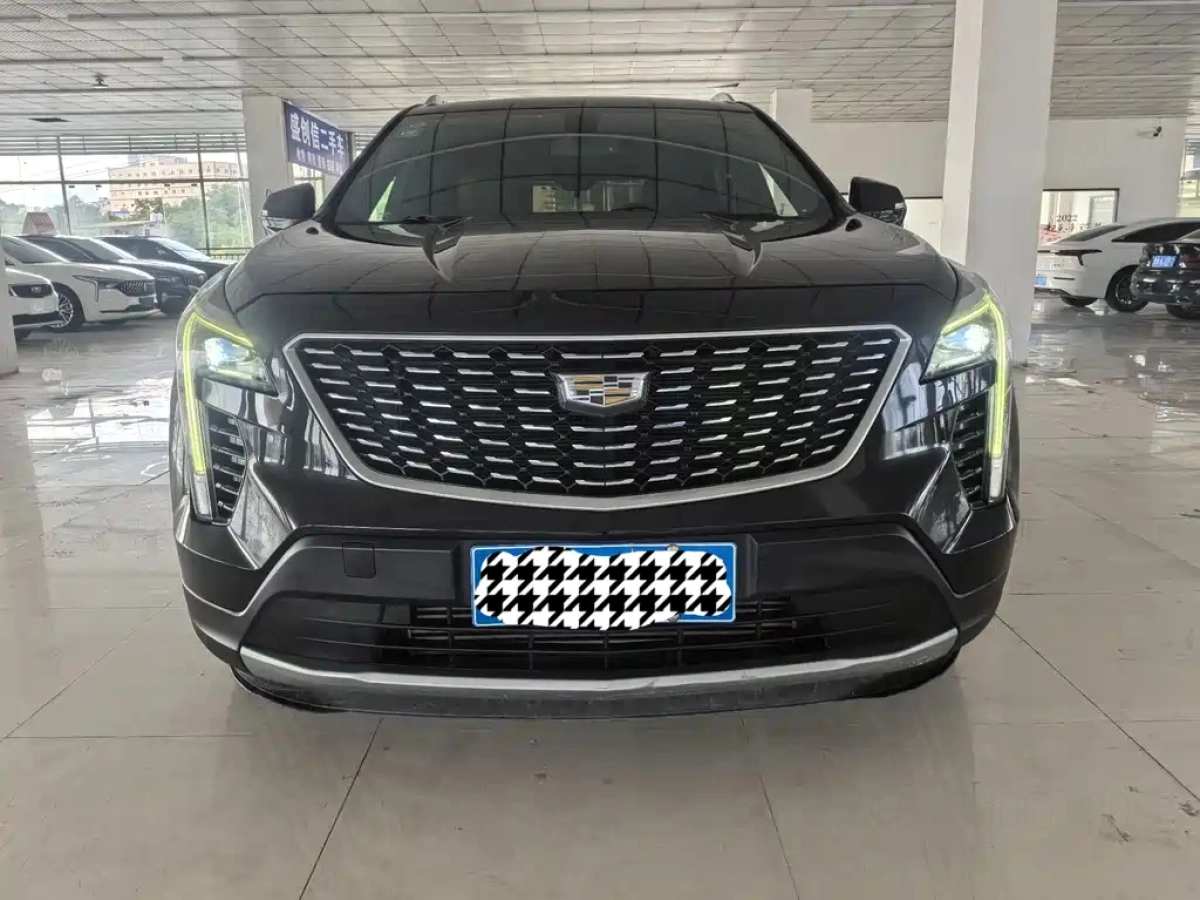 CADILLAC XT4