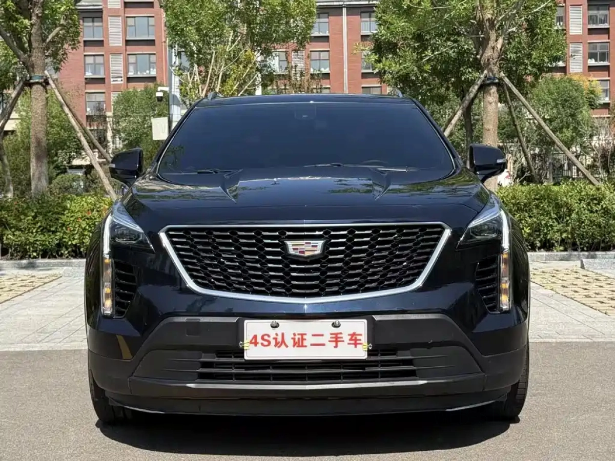 CADILLAC XT4