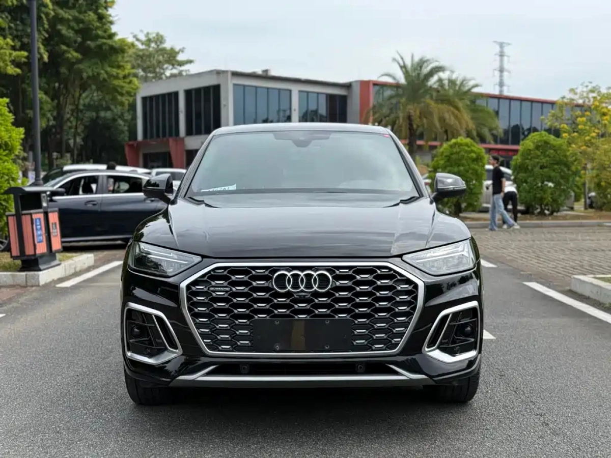 AUDI Q5L SPORTBACK