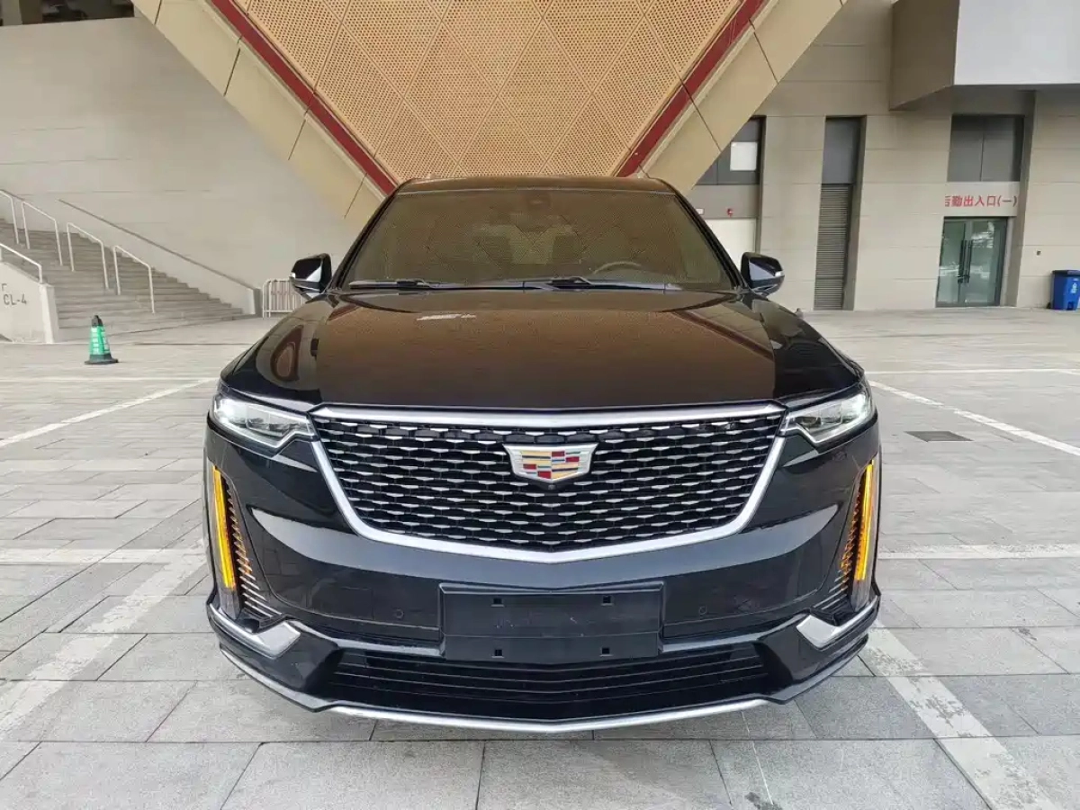 CADILLAC XT6