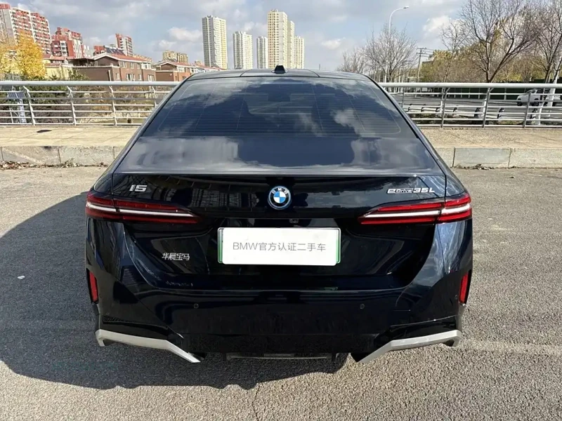 BMW I5