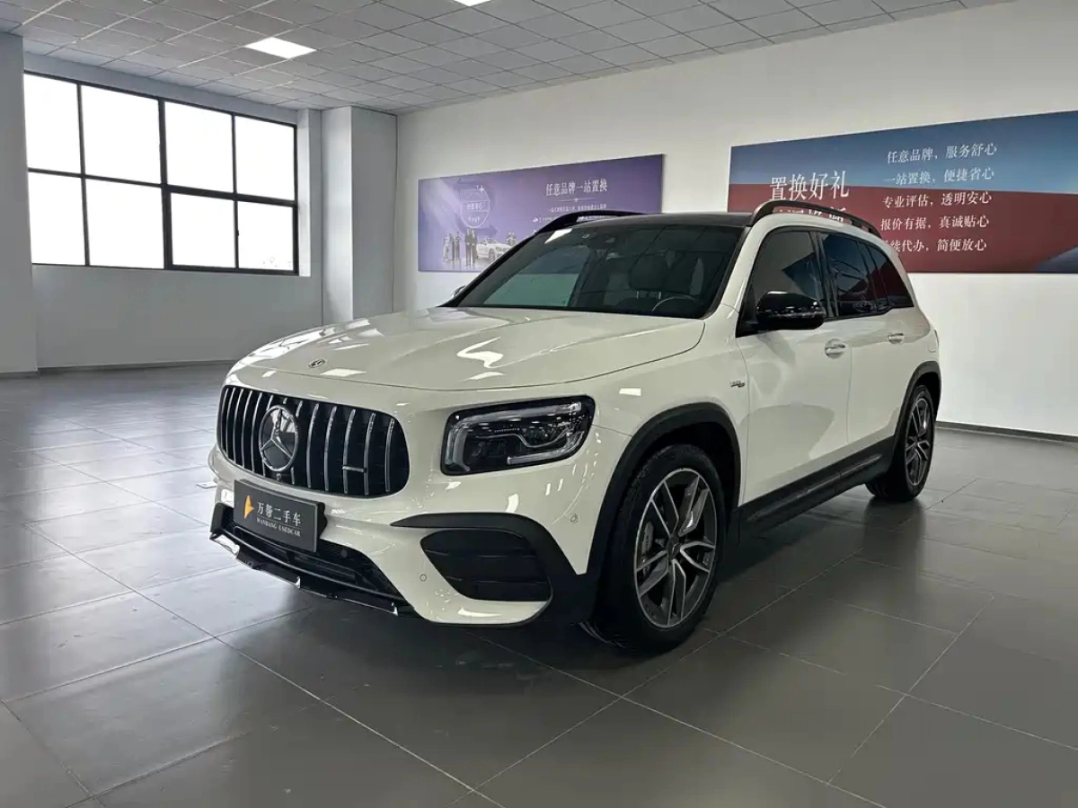 MERCEDES BENZ GLB AMG  2023