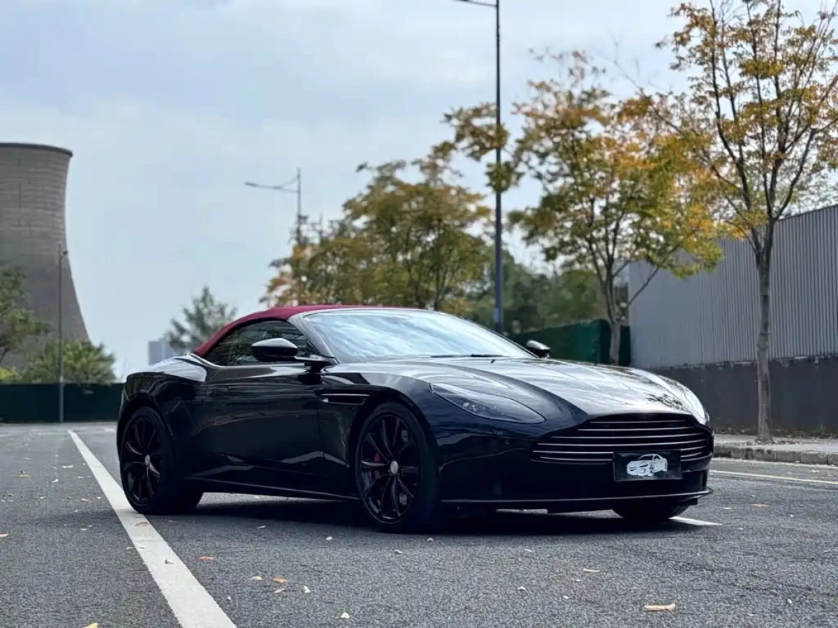 ASTON MARTIN DB11  2019