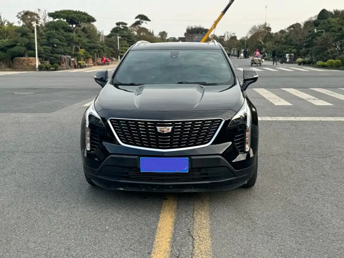 CADILLAC XT4