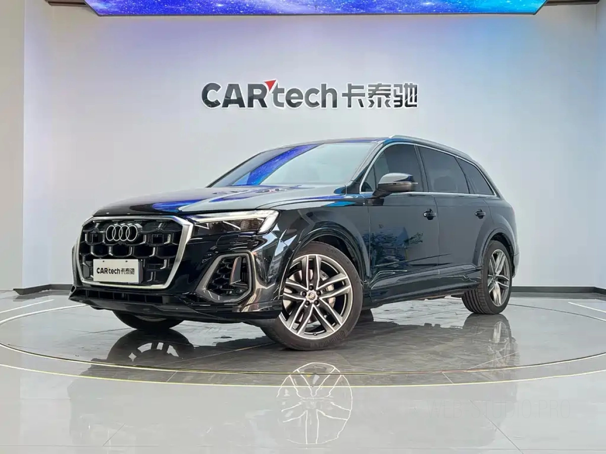 AUDI Q7  2024