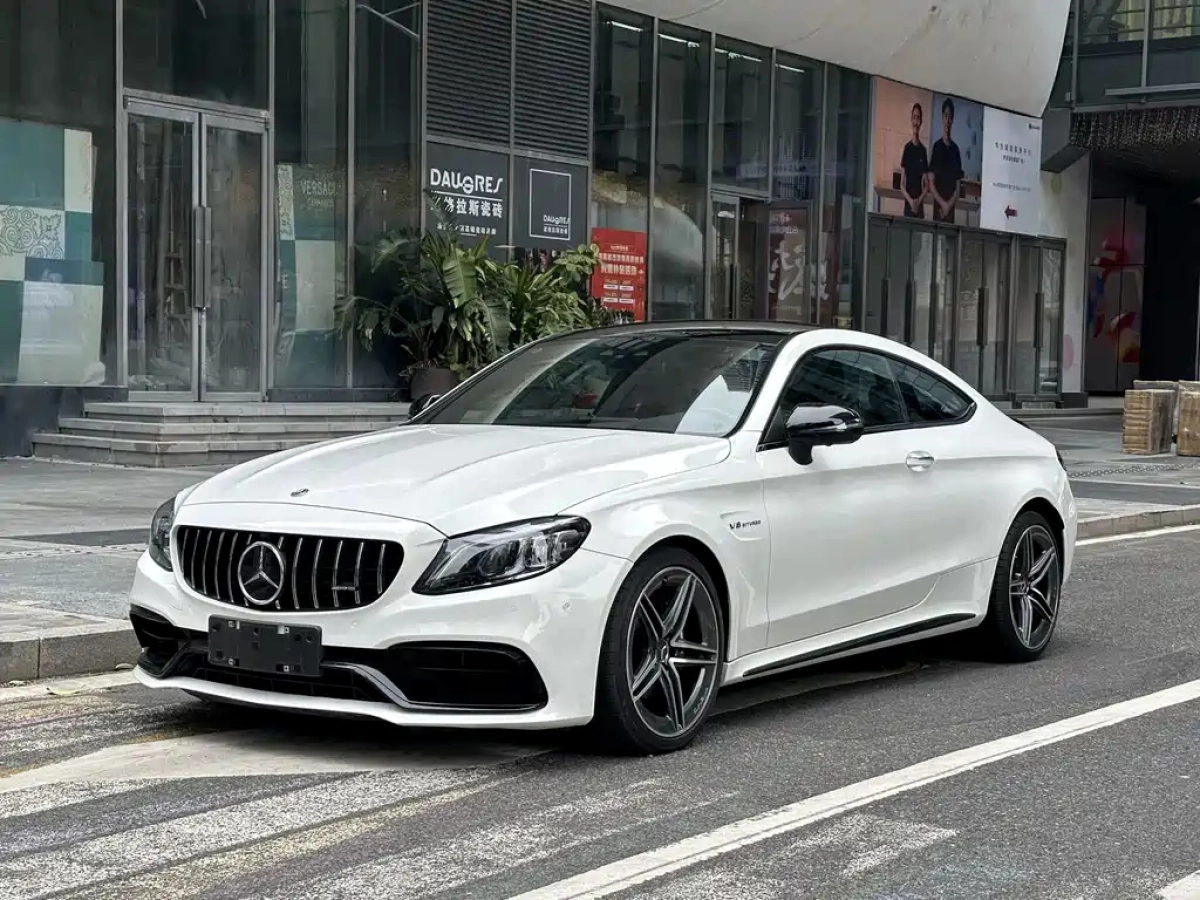 MERCEDES BENZ C-CLASS AMG  2024