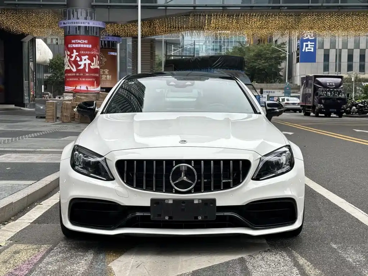 MERCEDES BENZ C-CLASS AMG