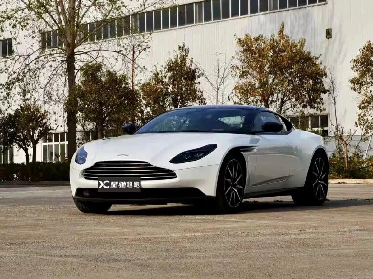 ASTON MARTIN DB11  2019