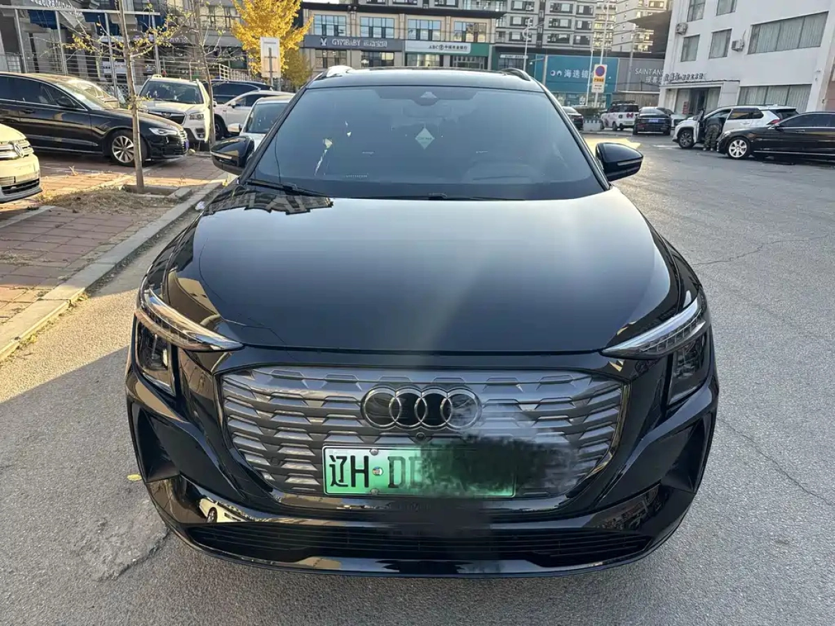 AUDI Q5 E-TRON  2024