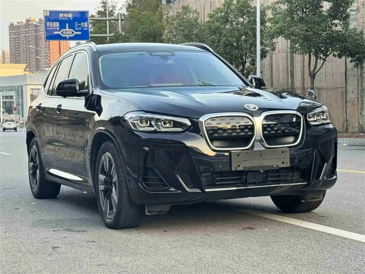 BMW IX3  2023