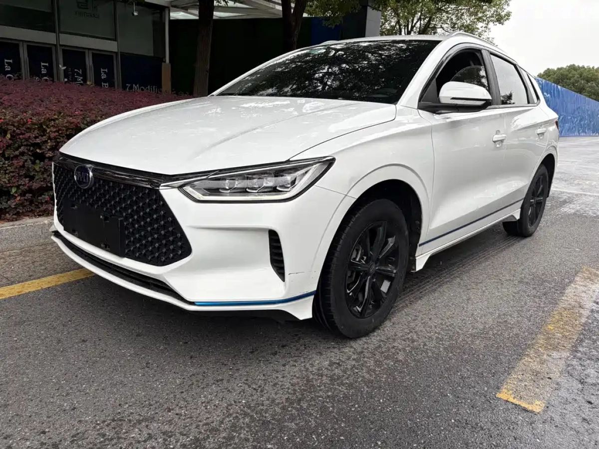 BYD E2
