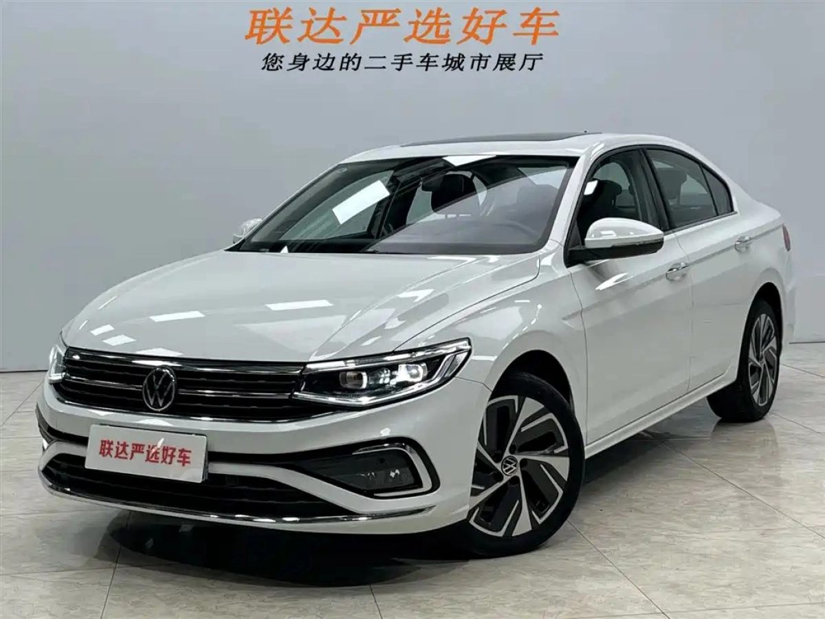 VOLKSWAGEN BORA  2022