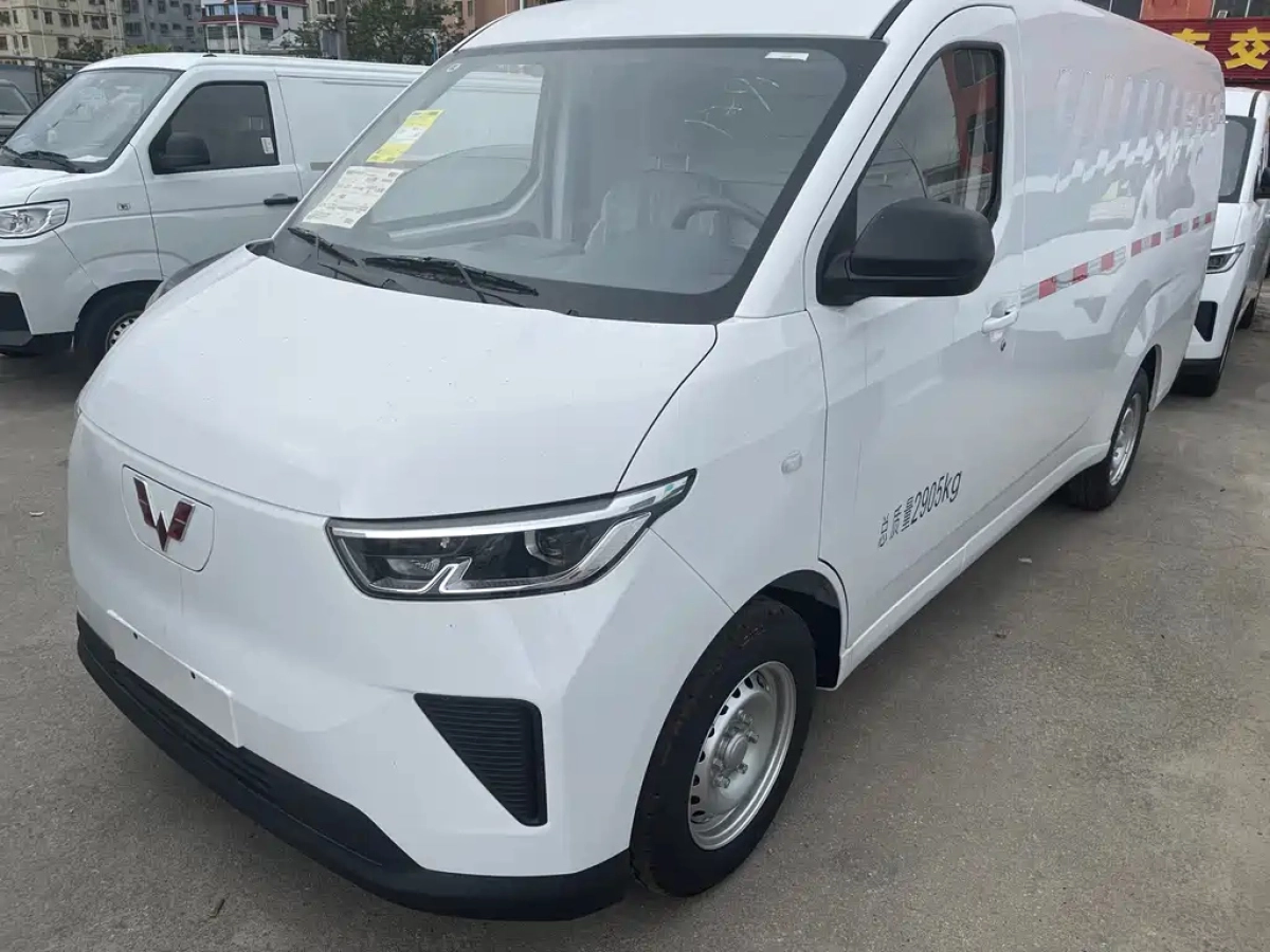 SGMW YANGGUANG  2025