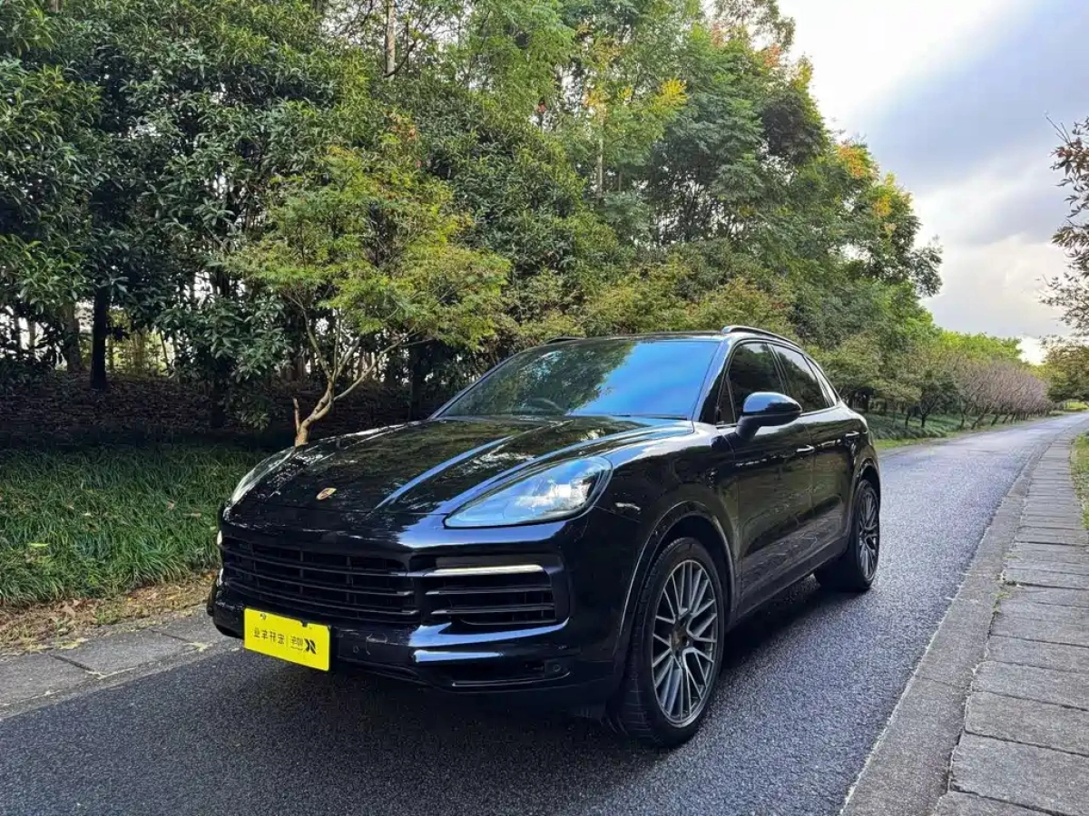 PORSCHE CAYENNE