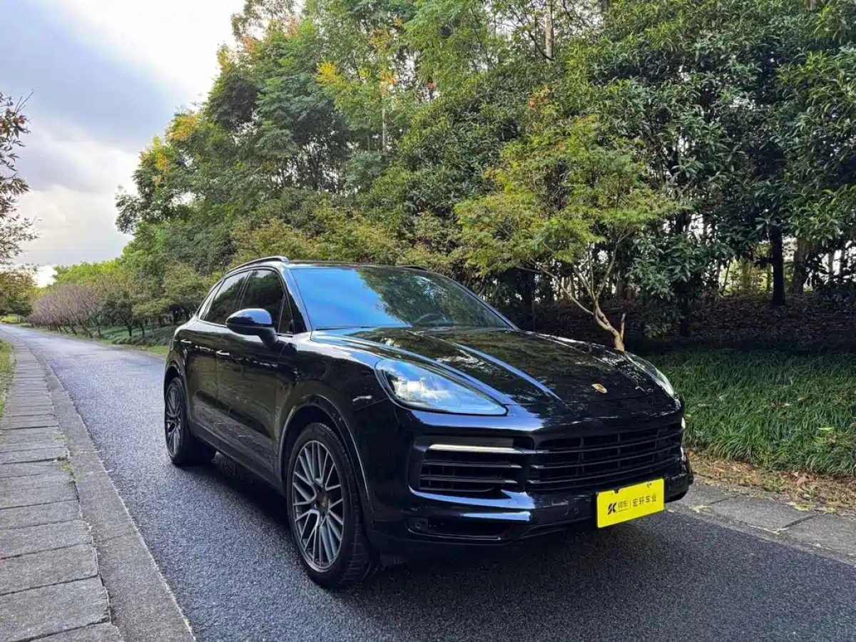 PORSCHE CAYENNE