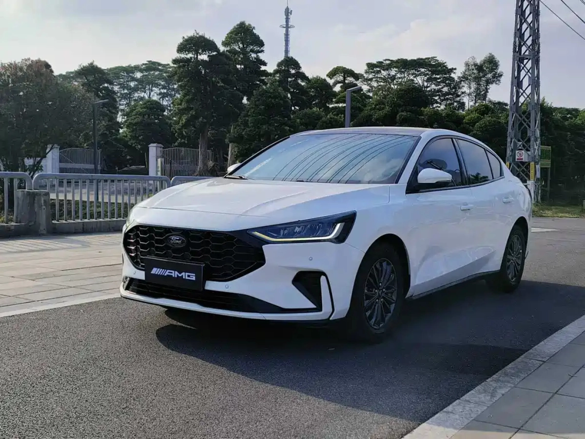 FORD FOCUS  2023