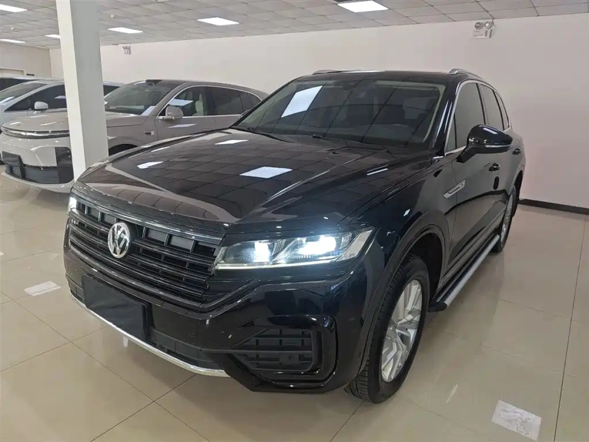 VOLKSWAGEN TOUAREG
