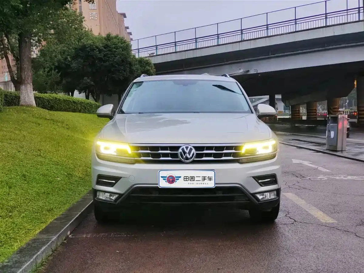 VOLKSWAGEN TIGUAN L