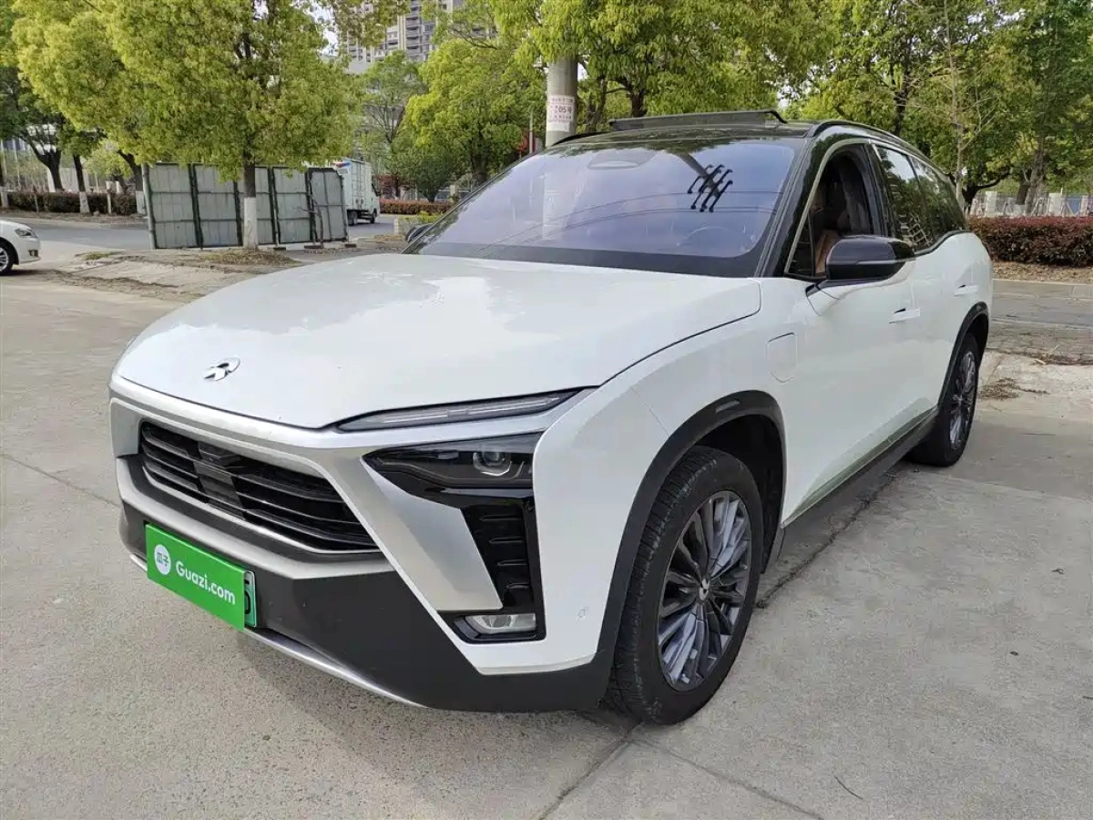 NIO ES8