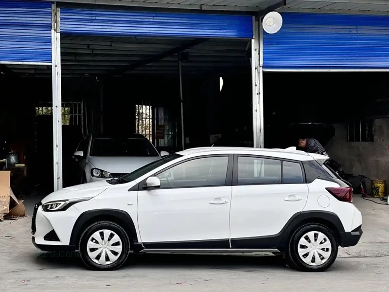 TOYOTA YARIS L DAZZLING