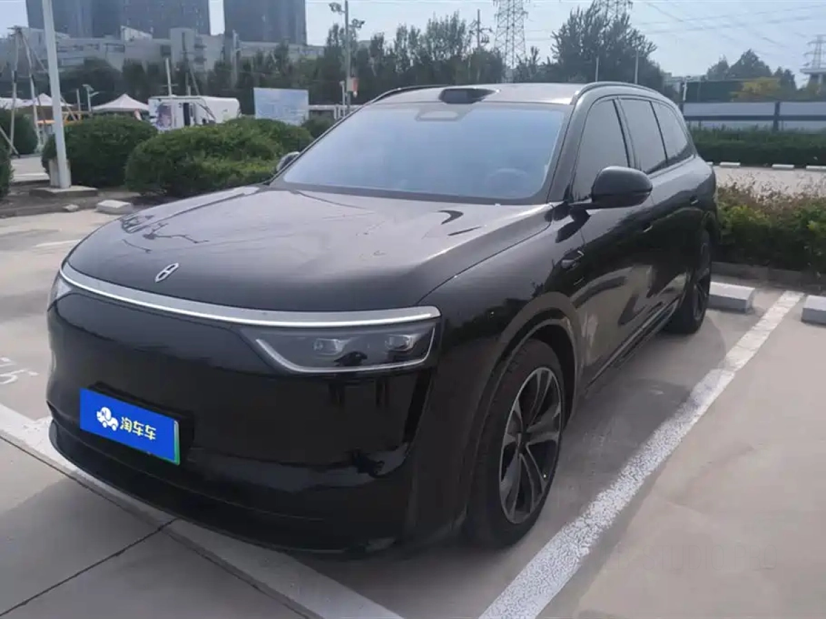 HUAWEI HARMON AITO M8  2025