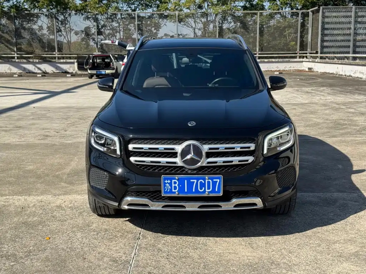 MERCEDES BENZ GLB