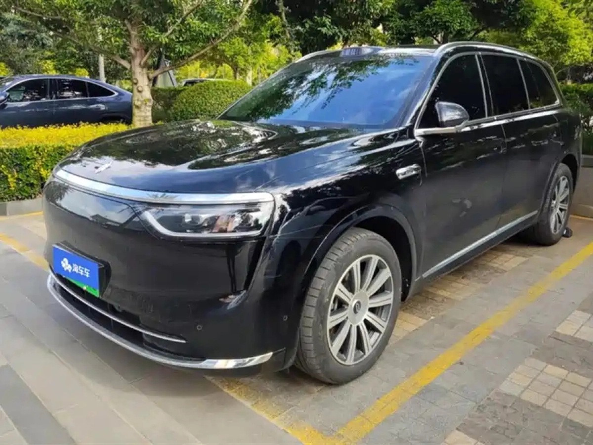 HUAWEI HARMON AITO M8  2025