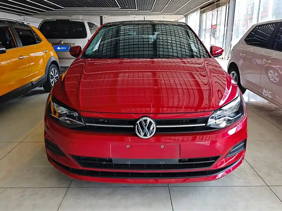 VOLKSWAGEN POLO