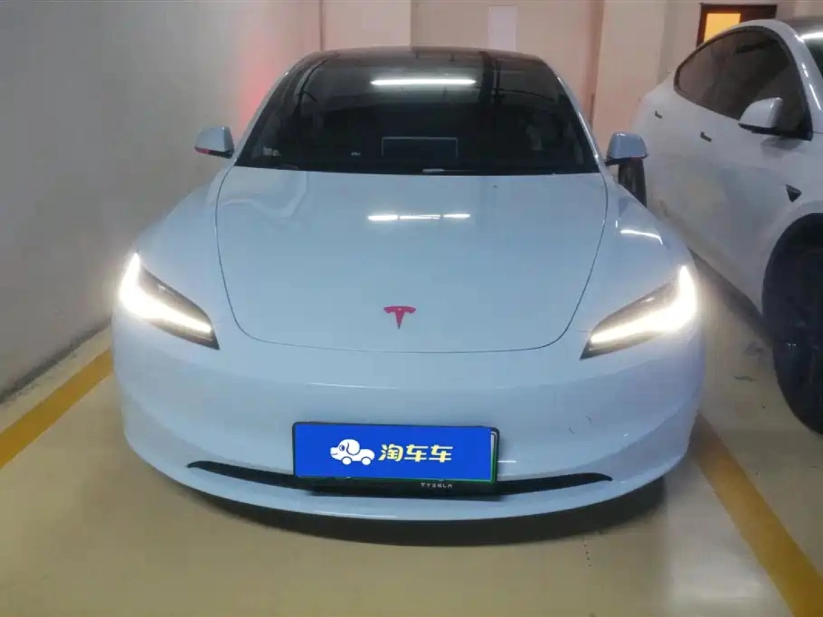 TESLA MODEL 3