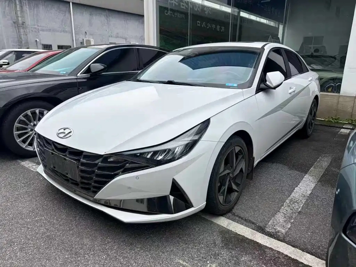 HYUNDAI ELANTRA  2023