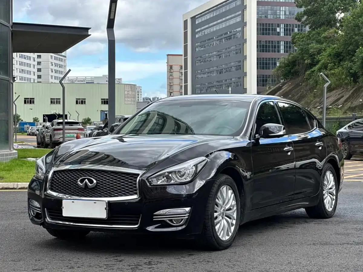 INFINITI Q70  2019