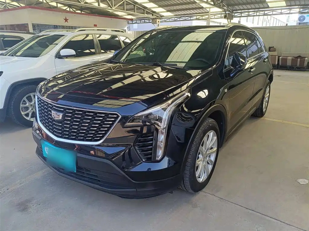 CADILLAC XT4