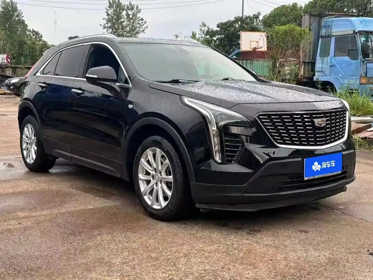 CADILLAC XT4