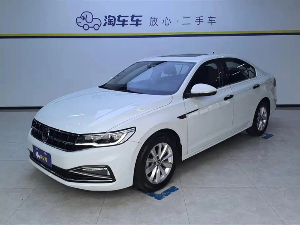 VOLKSWAGEN BORA  2022