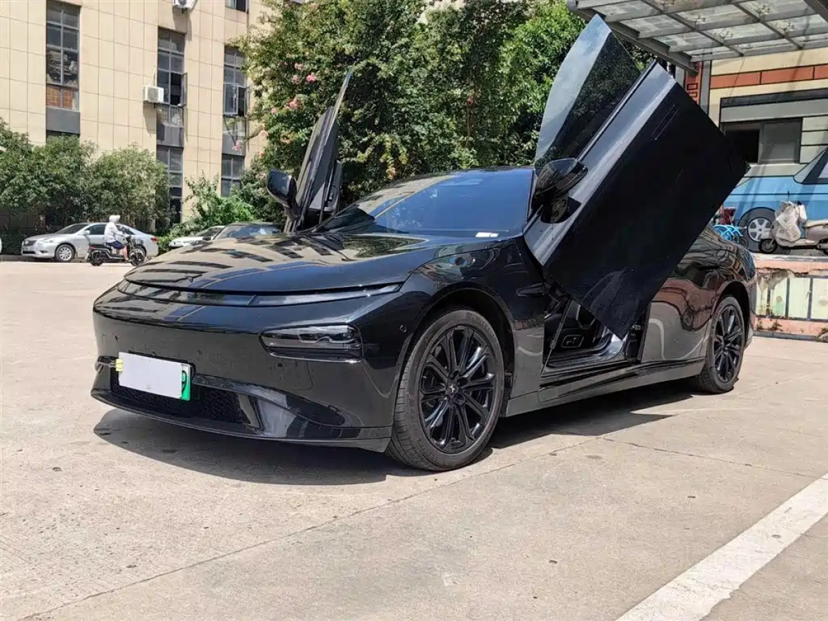 XPENG MOTORS P7