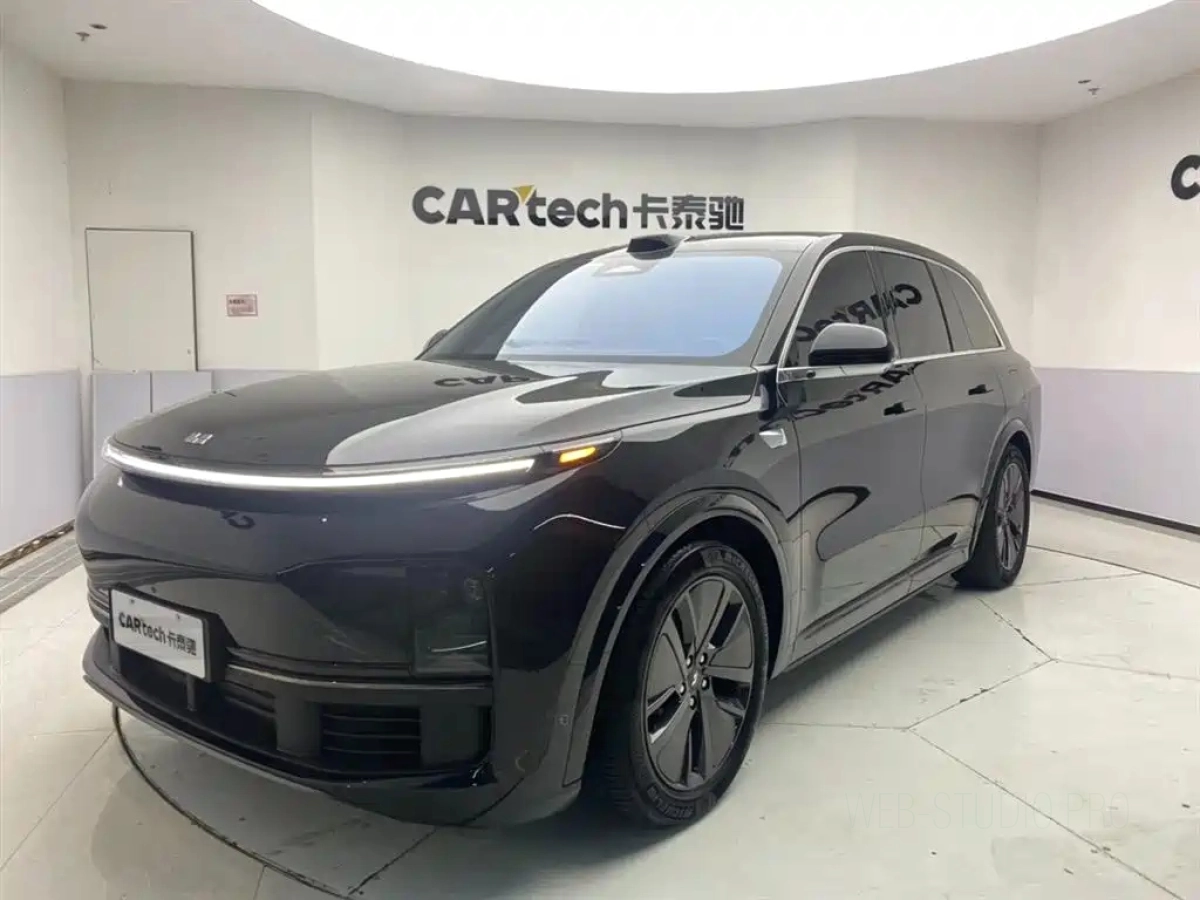 LI AUTO L8  2025