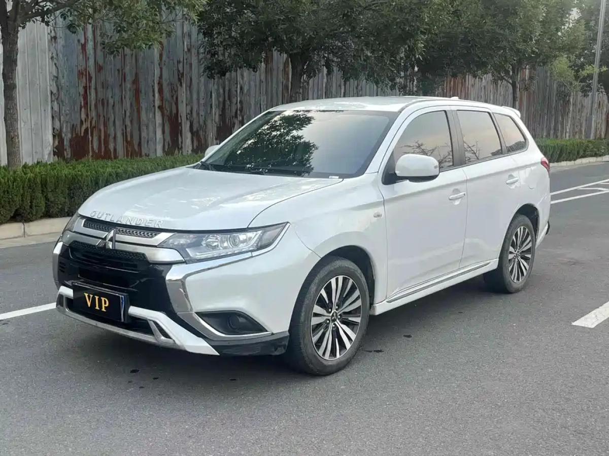 MITSUBISHI OUTLANDER  2023