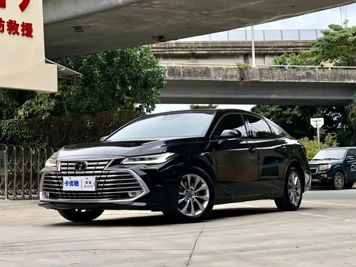 TOYOTA AVALON  2025