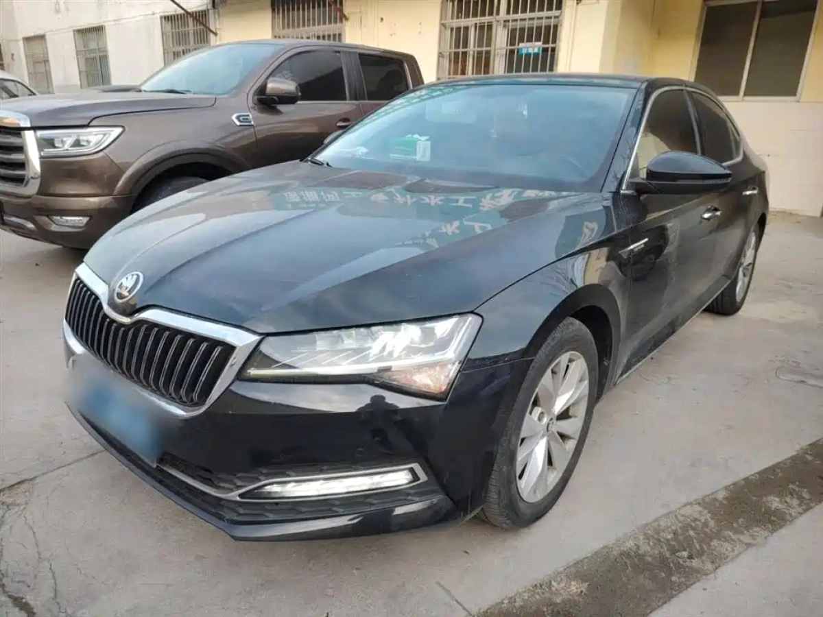 SKODA SUPERB