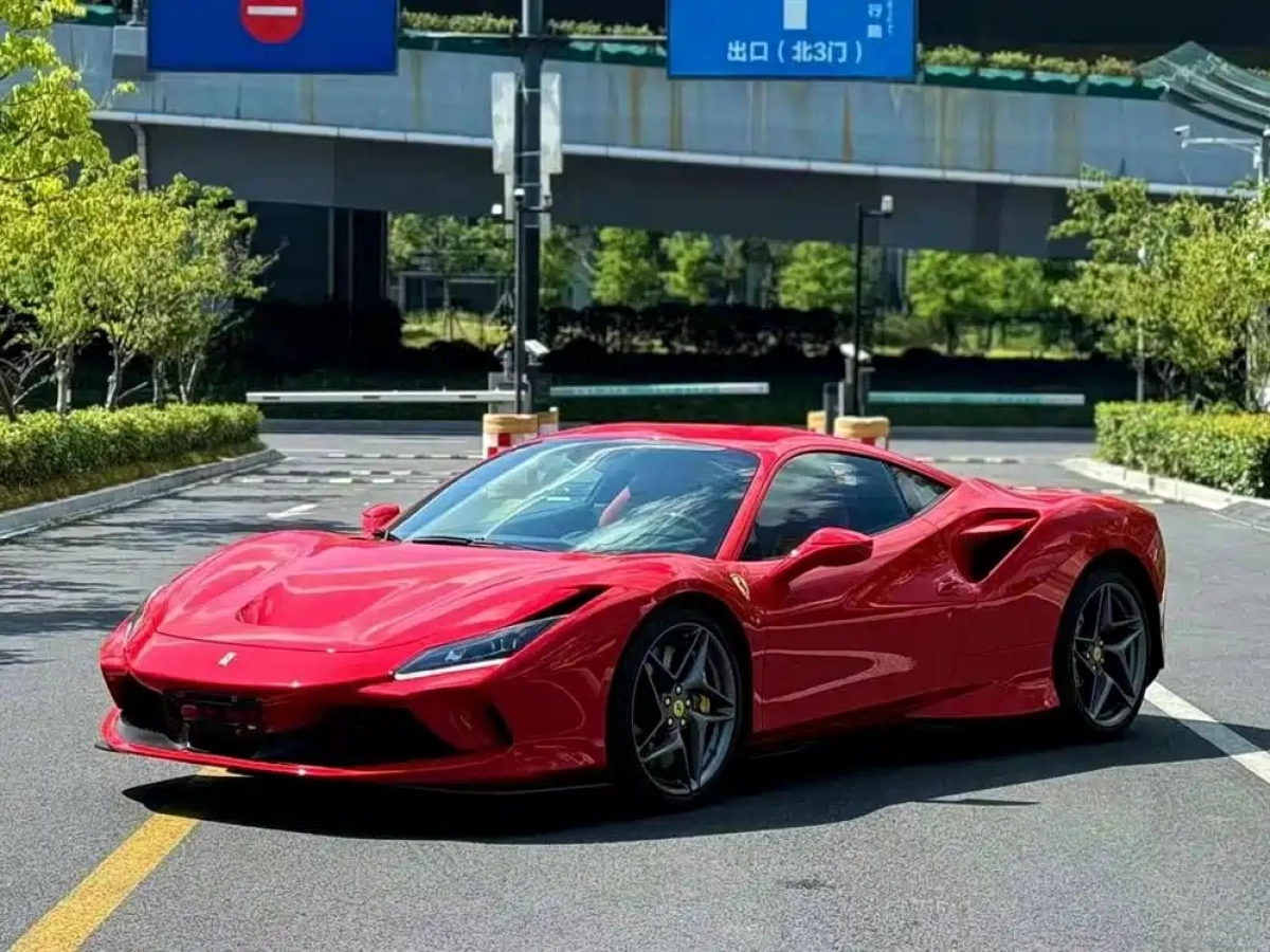 FERRARI F8