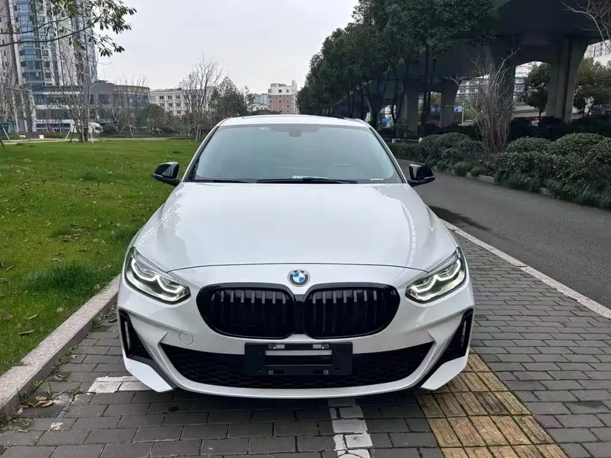 BMW 1-SERIES