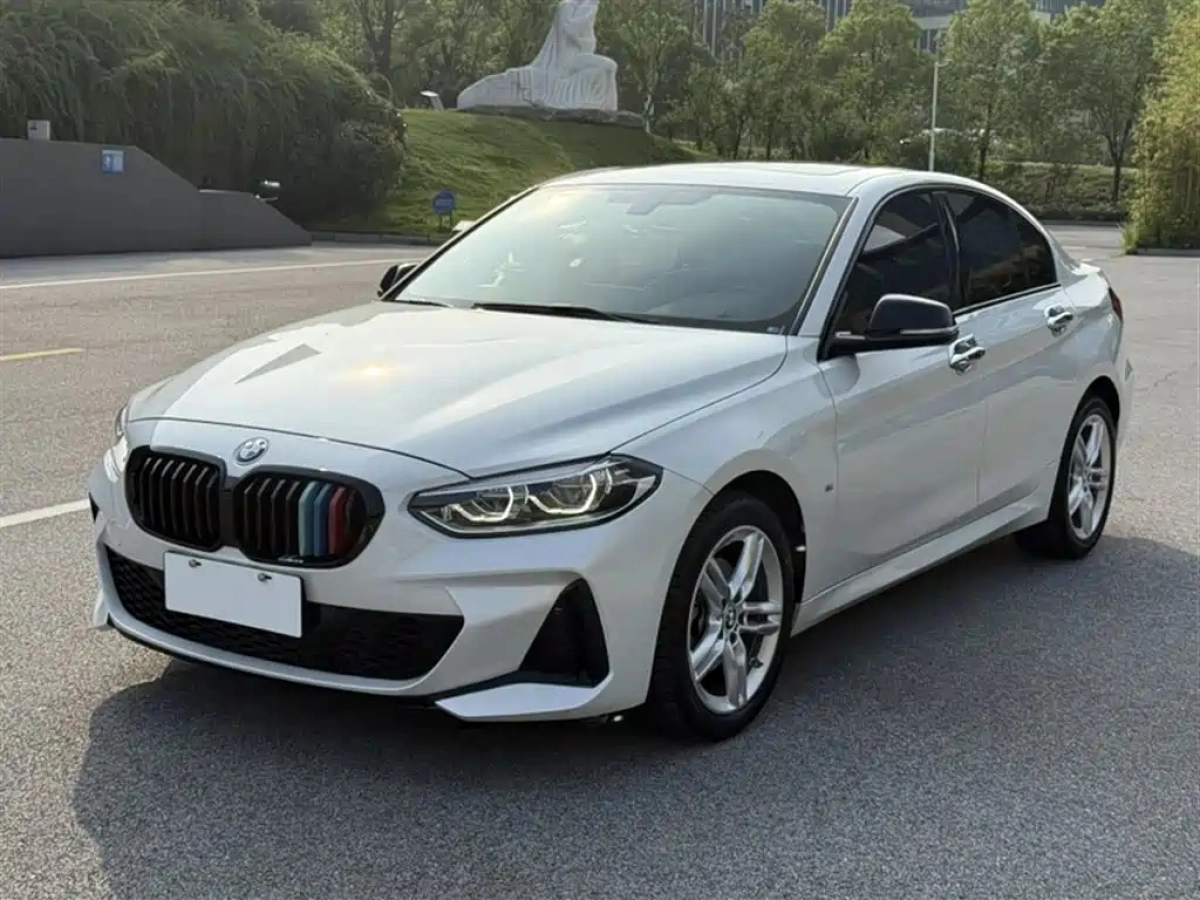 BMW 1-SERIES  2023